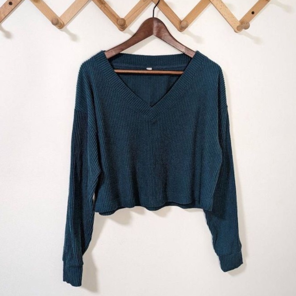 ALO Yoga Womens Muse V-Neck Ribbed
Pullover in Galactic Teal Size Medium